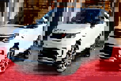 New 2025 Land Rover Discovery Dynamic SE
