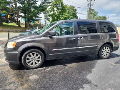 Used 2015 Chrysler Town & Country Touring w/ Driver Convenience Group