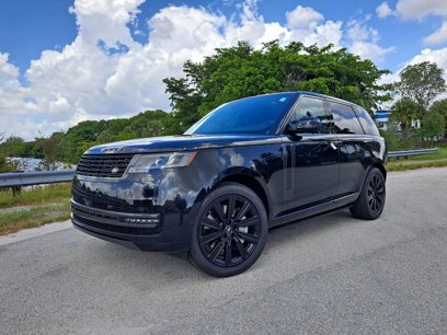 New 2025 Land Rover Range Rover SE
