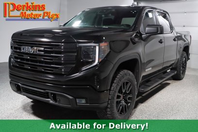 Used 2022 GMC Sierra 1500 Elevation w/ LPO, Elevation Black Package