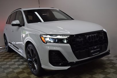 New 2025 Audi Q7 3.0T Prestige