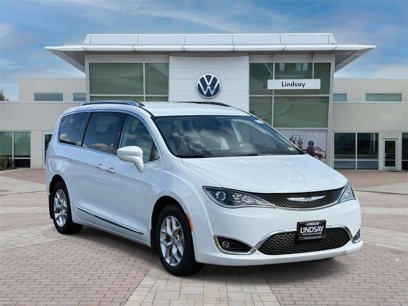 Used 2018 Chrysler Pacifica Touring-L Plus w/ Tire & Wheel Group