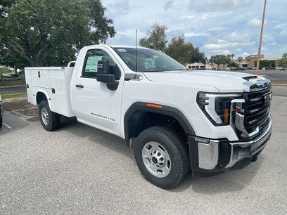 New 2024 GMC Sierra 2500 Pro w/ Convenience Package