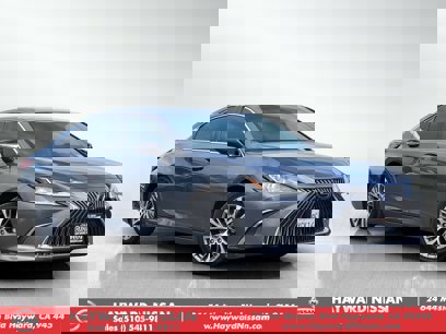Used 2021 Lexus ES 300h w/ Premium Package