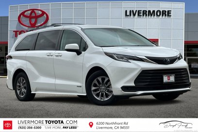 Used 2021 Toyota Sienna LE