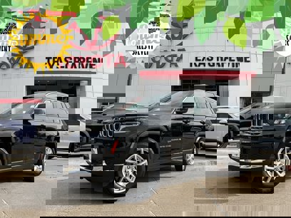 Used 2023 Jeep Grand Cherokee L Laredo