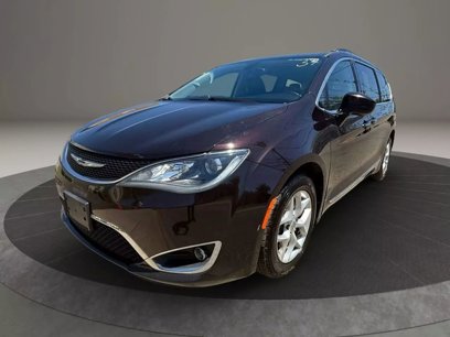 Used 2017 Chrysler Pacifica Touring-L w/ Tire & Wheel Group