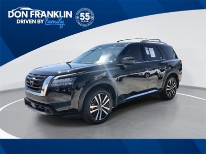 Certified 2025 Nissan Pathfinder Platinum w/ Lighting Package (N92)