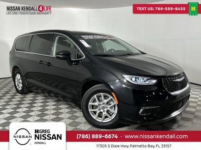 Used 2024 Chrysler Pacifica Touring-L