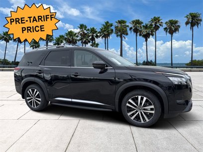 New 2025 Nissan Pathfinder Platinum w/ Lighting Package (N93)