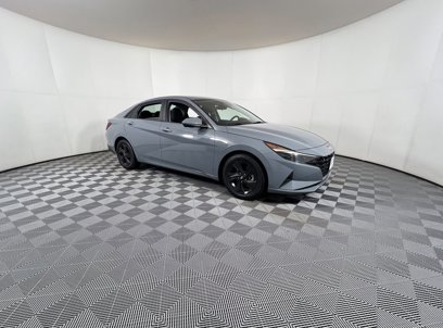 Used 2022 Hyundai Elantra SEL w/ Convenience Package