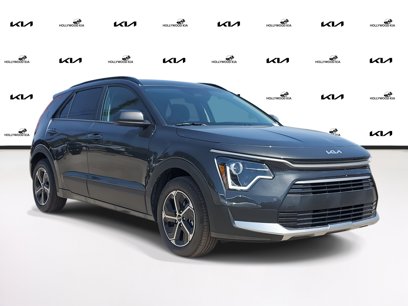 New 2025 Kia Niro LX