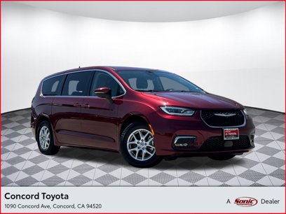 Used 2023 Chrysler Pacifica Touring-L