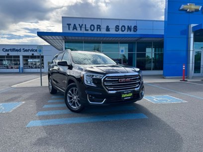 Used 2024 GMC Terrain SLT w/ Infotainment Package II