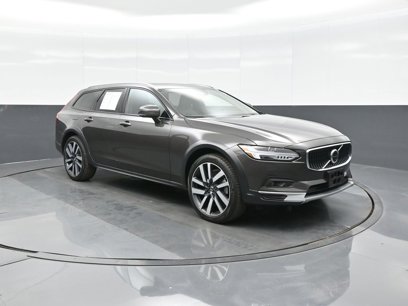 Used 2021 Volvo V90 T6 Cross Country w/ Advanced Package