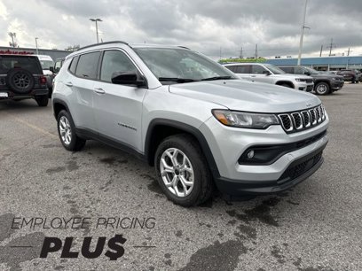 New 2025 Jeep Compass Latitude w/ Convenience Group
