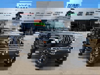 New 2025 Jeep Wrangler Unlimited Sahara w/ Safety Group