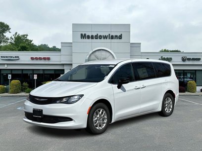 New 2025 Chrysler Voyager LX