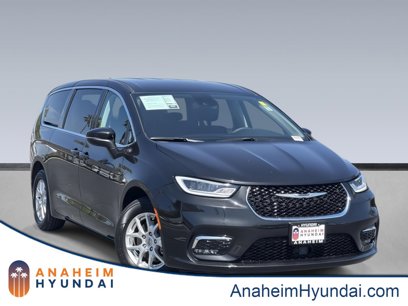 Used 2023 Chrysler Pacifica Touring-L