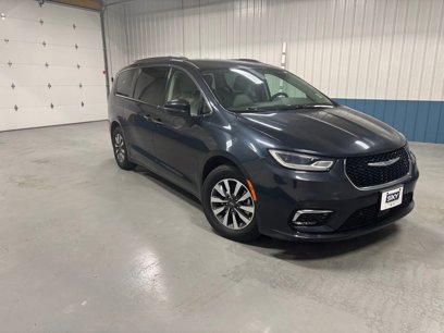 Used 2021 Chrysler Pacifica Touring-L
