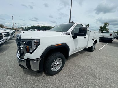 New 2024 GMC Sierra 2500 Pro w/ Convenience Package