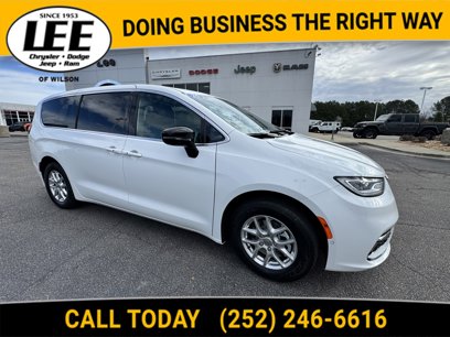 New 2025 Chrysler Pacifica Select