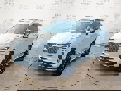 New 2025 Volvo XC90 B6 Core w/ Climate Package
