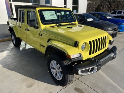 New 2023 Jeep Gladiator Sport