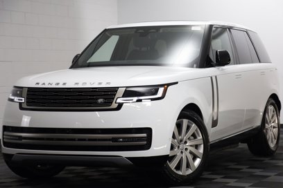 New 2025 Land Rover Range Rover SE