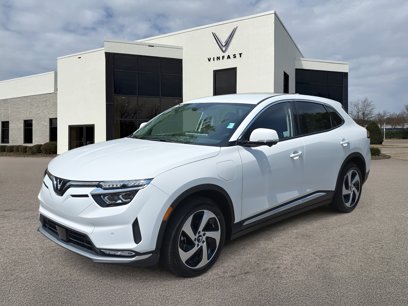 New 2025 VinFast VF 8 Eco