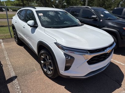 Certified 2025 Chevrolet Trax LT
