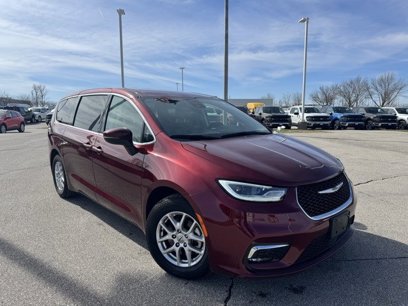 Used 2023 Chrysler Pacifica Touring-L