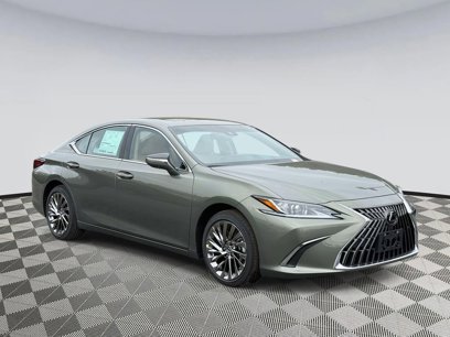 New 2025 Lexus ES 300h w/ Luxury Package