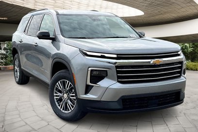 New 2025 Chevrolet Traverse LT w/ Driver Confidence Package