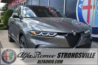 New 2025 Alfa Romeo Tonale w/ Premium Package