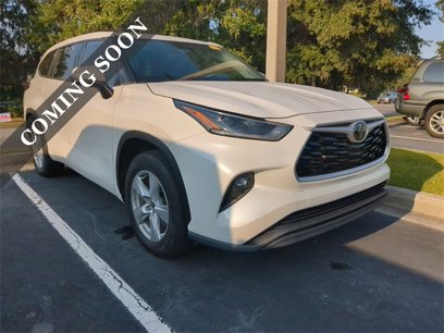 Used 2021 Toyota Highlander LE