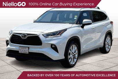 Used 2023 Toyota Highlander Limited