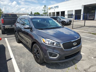 Used 2016 Kia Sorento LX w/ LX Convenience Package
