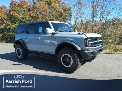 New 2024 Ford Bronco Outer Banks w/ Sasquatch Package