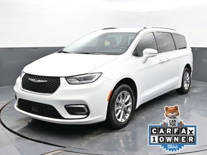 Used 2021 Chrysler Pacifica Touring-L w/ Premium & Safety Sphere Group