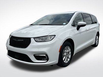 Used 2023 Chrysler Pacifica Touring-L
