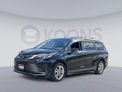 Used 2022 Toyota Sienna Platinum