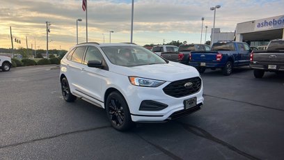 Used 2024 Ford Edge SE w/ Black Appearance Package