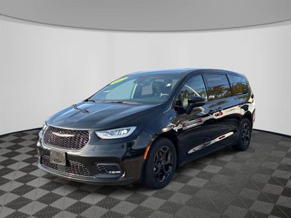 Used 2023 Chrysler Pacifica Touring-L w/ S Appearance Package