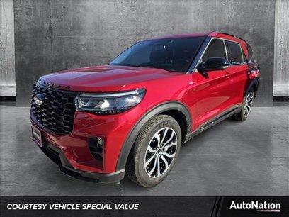 New 2025 Ford Explorer ST-Line w/ Premium Package