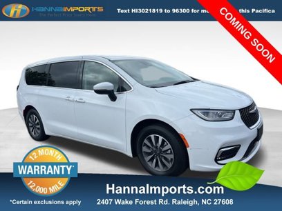 Used 2023 Chrysler Pacifica Touring-L