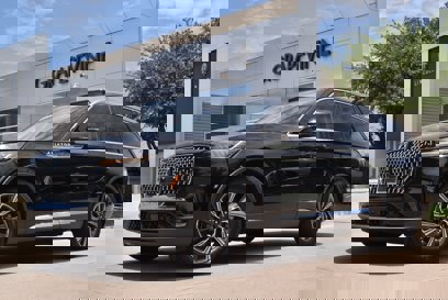 New 2025 Lincoln Aviator 2WD