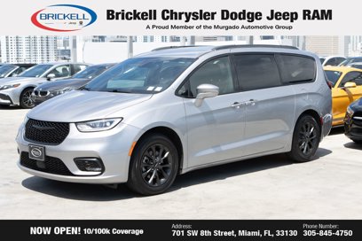 Used 2021 Chrysler Pacifica Touring w/ S Appearance Package