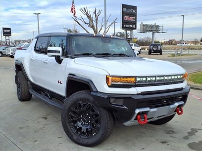 New 2025 GMC Hummer EV 2X w/ LPO, Sport Package