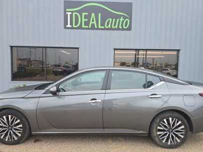 Used 2023 Nissan Altima 2.5 SV